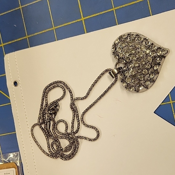 Felt's Fun Finds Jewelry - Pewter Necklace Rhinestone 1.5" Heart 30" Chain